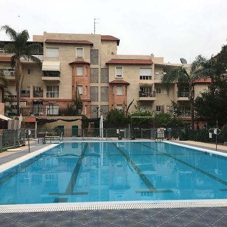 Aparthotel Pool & Garden Rechovot Exteriér fotografie